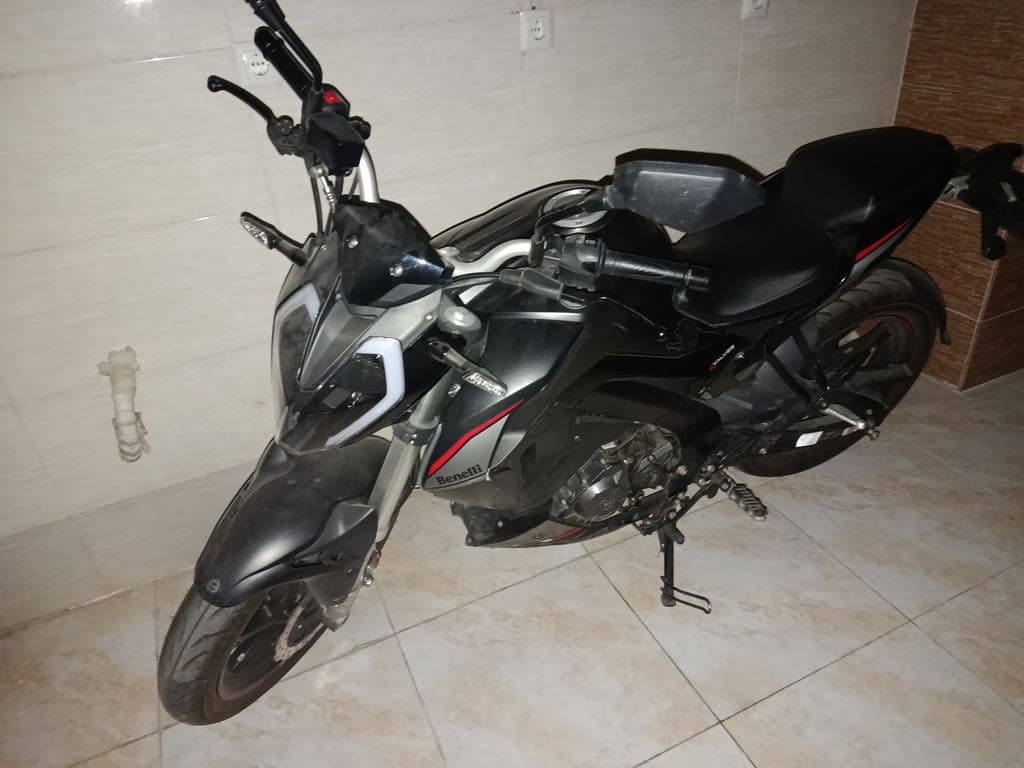 بنلی 180 s - Image 1