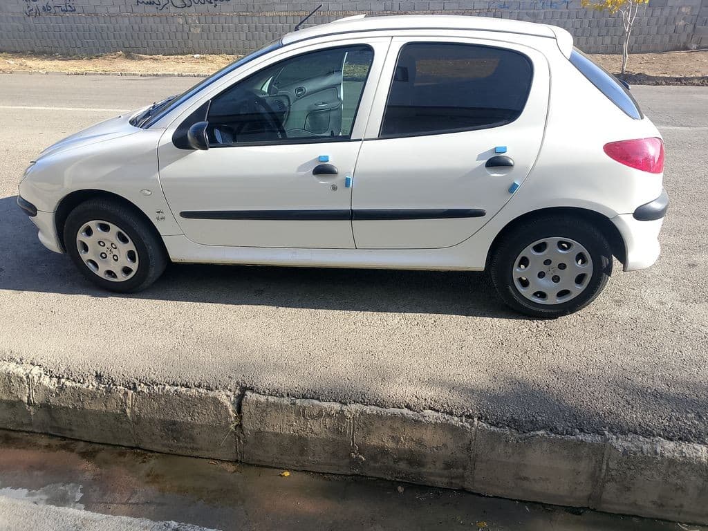 پژو 206تیپ 2 مدل 97 - Image 1