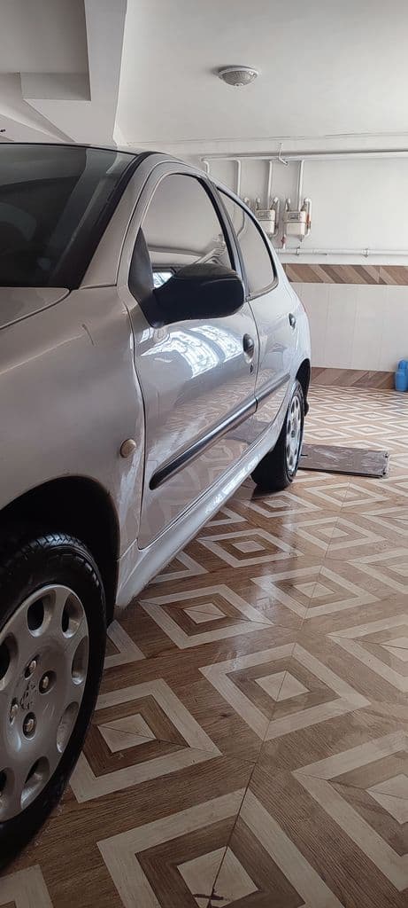 پژو۲۰۶ بی رنگ - تصویر 1
