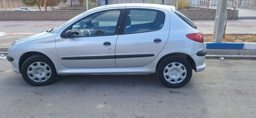 پژو206 تیپ دو مدل 87تمیزبدون رنگ وکم کار - Image 1