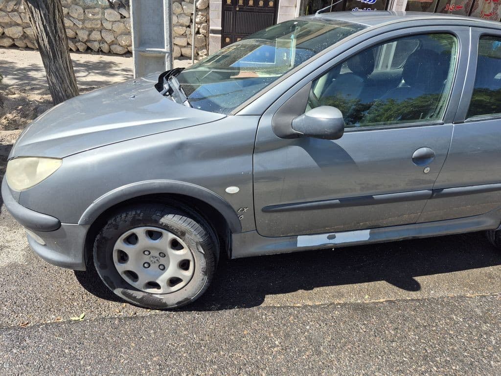 پژو ۲۰۶ اس دی - Image 1