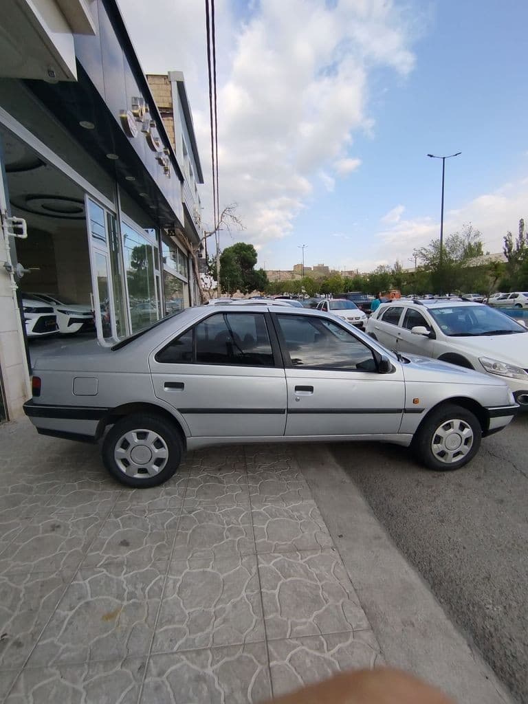 پژو ۴۰۵ مدل ۹۳ بدون رنگ اعلام مالک - Image 1