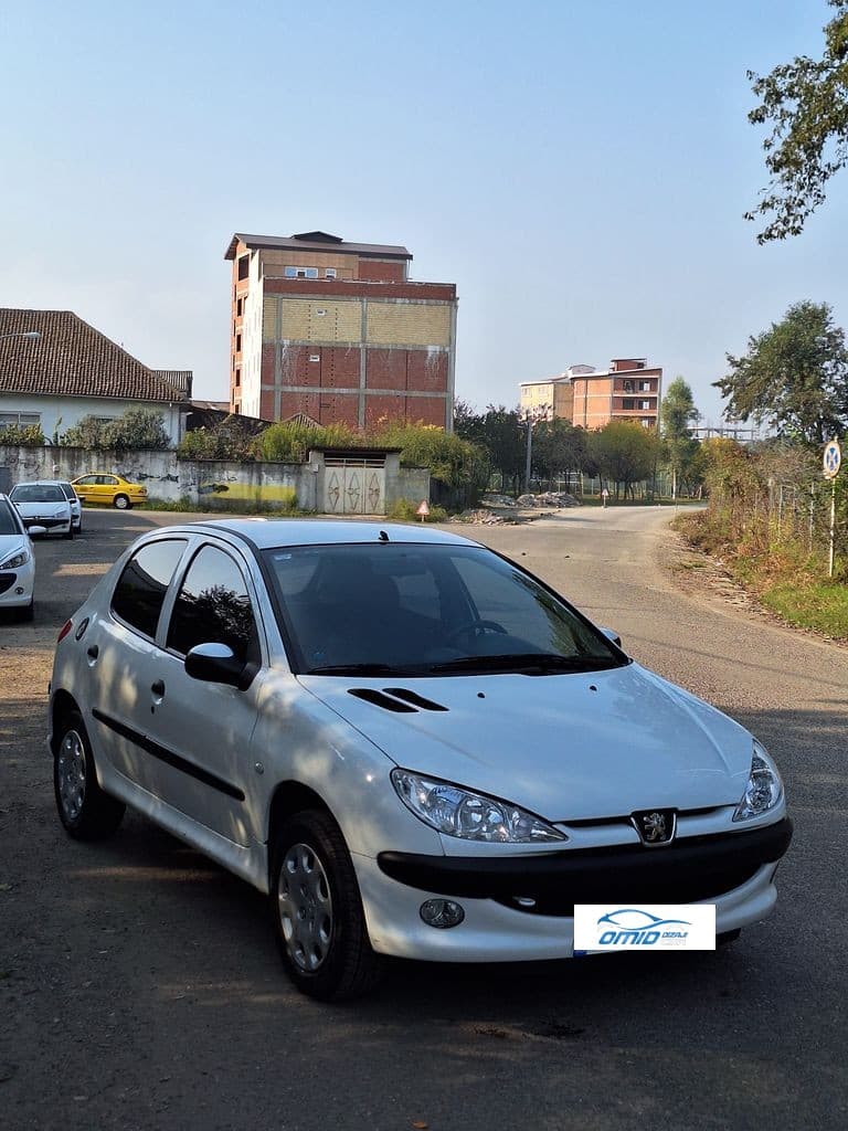 پژو 206 تیپ 2 مدل 1401 - Image 1