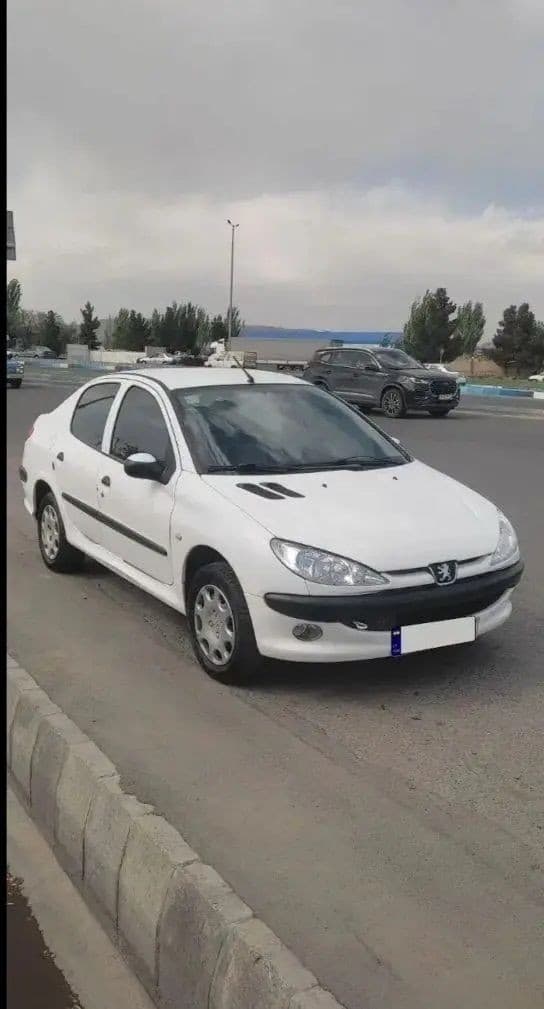 پژو 206 صندوق دار v8 - Image 1