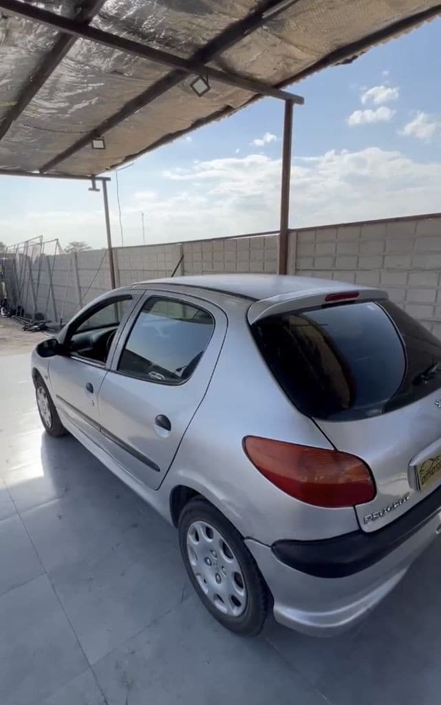 پژو 206 تیپ 2 مدل 82 - Image 1