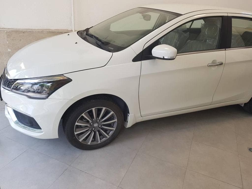 سوزوکی سیاز سفید خشک - Image 1