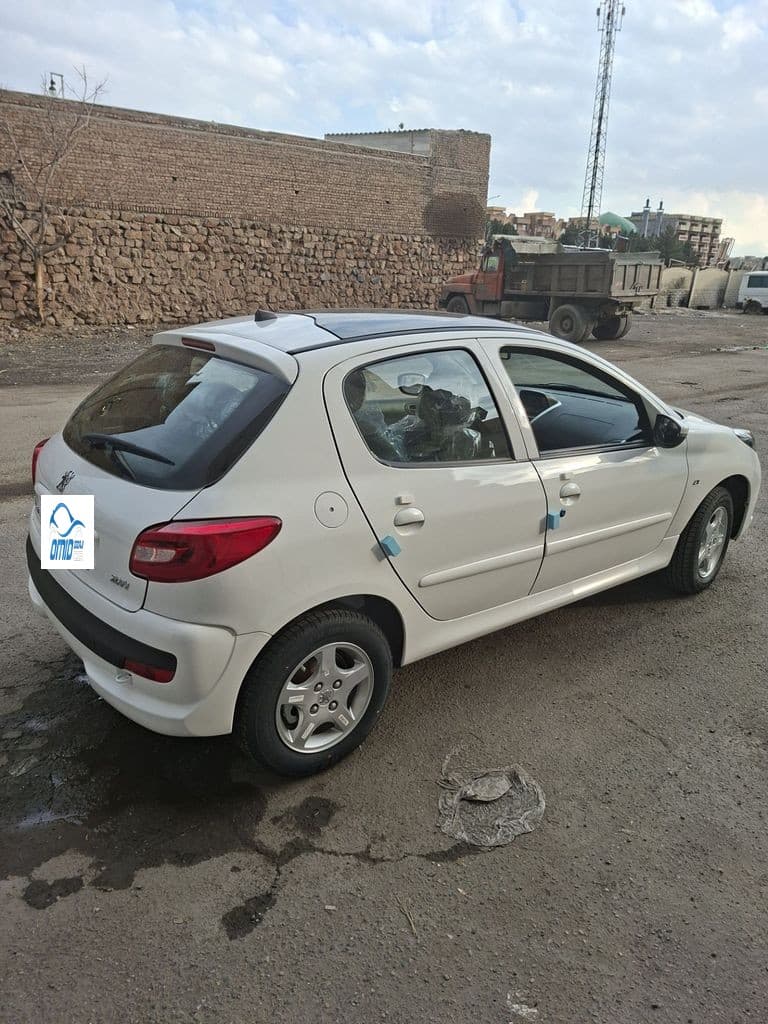پژو ۲۰۷i پاناروما - Image 1