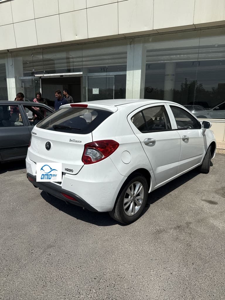 برلیانس ۲۲۰ - Image 1