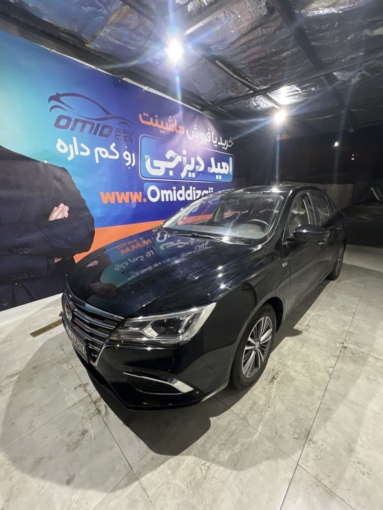 ام جی 5 مدل 1403 - Image 1