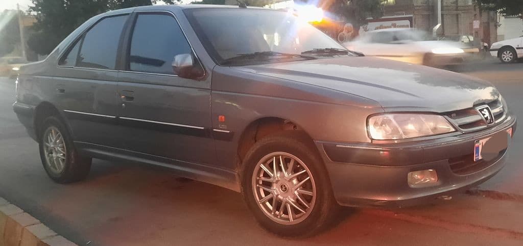 پژو پارسtu5 سال ۹۲ - Image 1