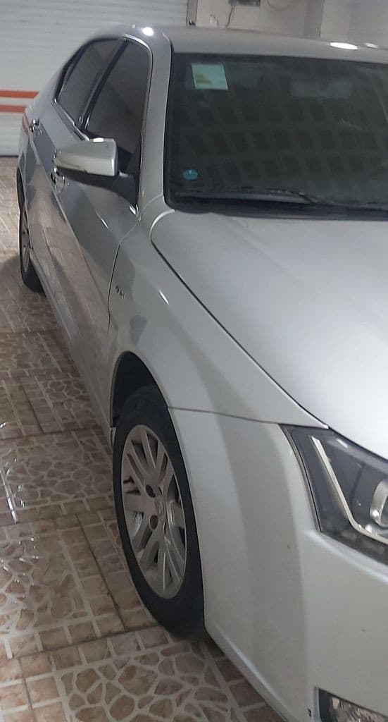 دنا پلاس مدل۹۹ کم کارکرد بدون رنگ - Image 1