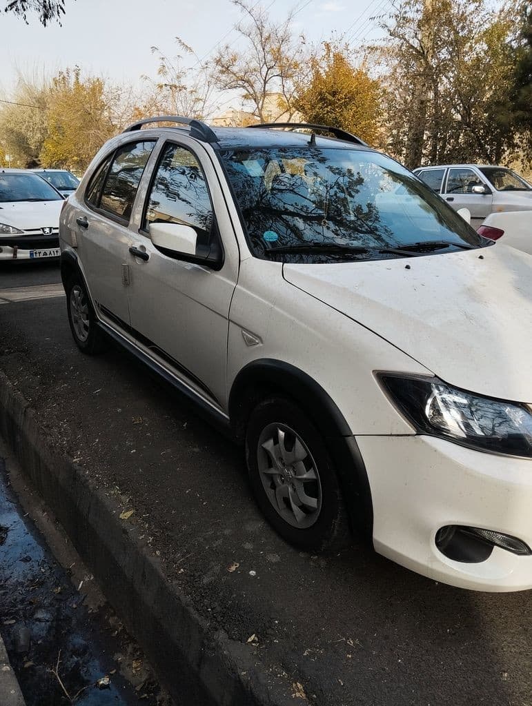 کوییک r سفید مشکی مدل 402 - Image 1