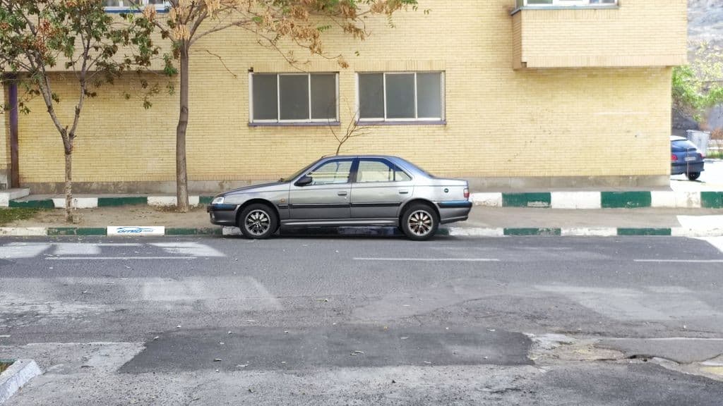 پژو پارس مدل 1389 - Image 1