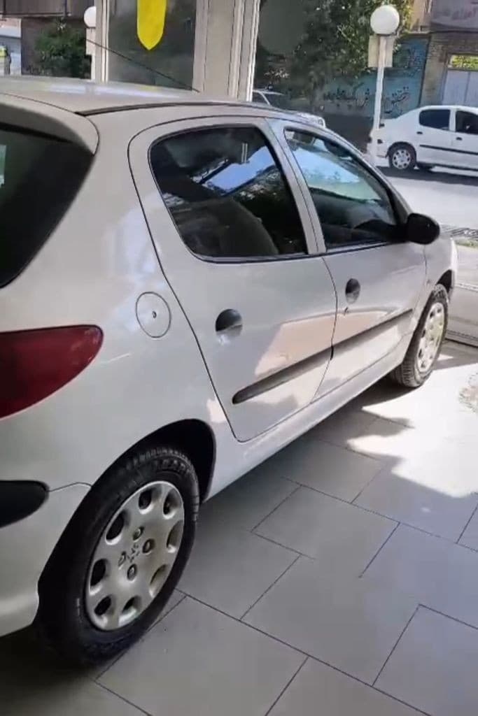 پژو۲۰۶ تیپ ۲ مدل ۹۸ - Image 1