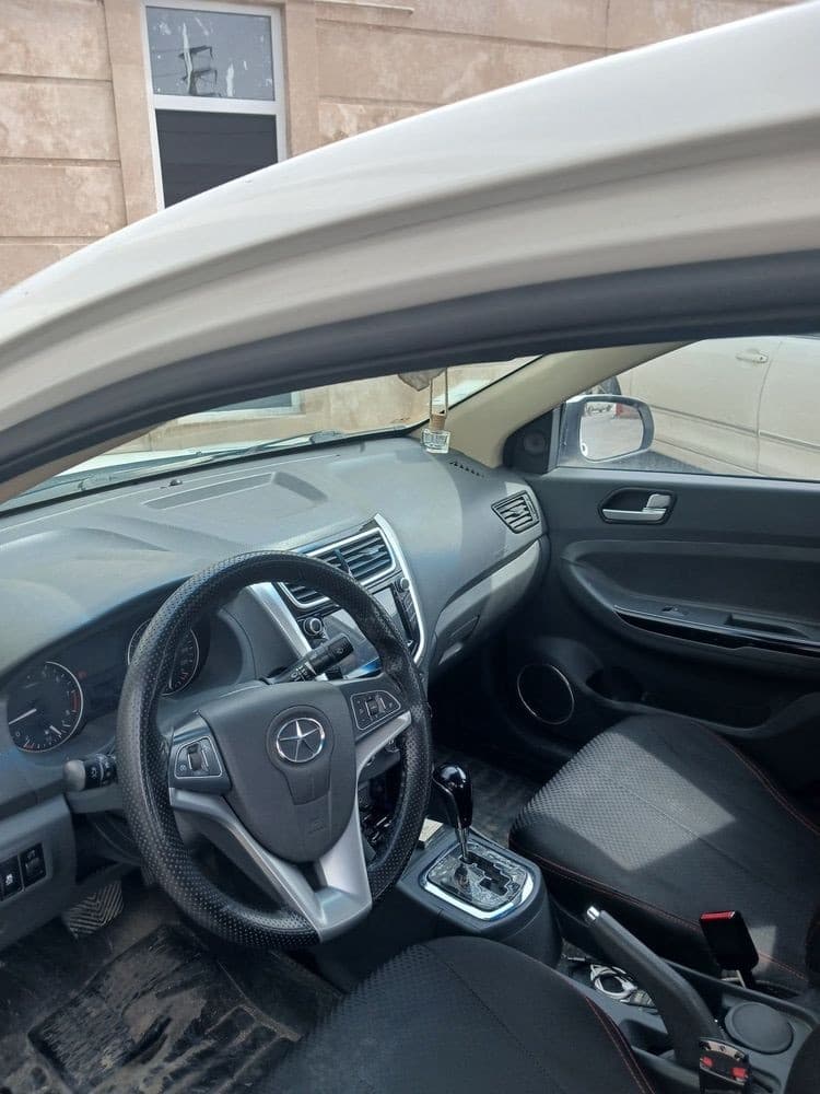 جک j4مدل1402 - Image 1