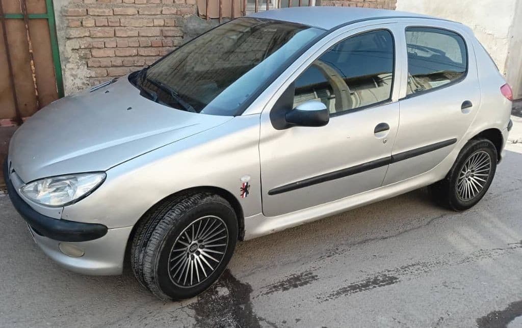 پژو ۲۰۶مدل ۸۲ - Image 1